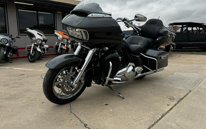 2016 Harley-Davidson CVO™ Road Glide™ Ultra