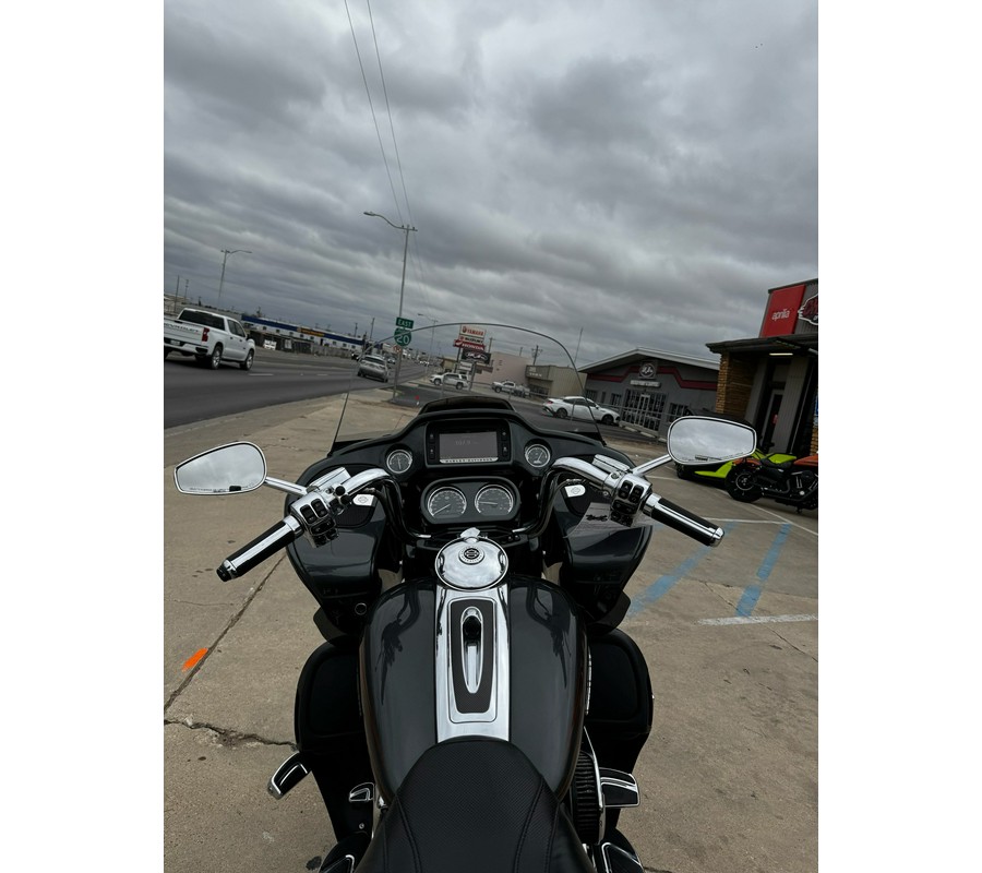 2016 Harley-Davidson CVO™ Road Glide™ Ultra