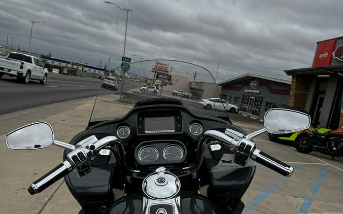 2016 Harley-Davidson CVO™ Road Glide™ Ultra