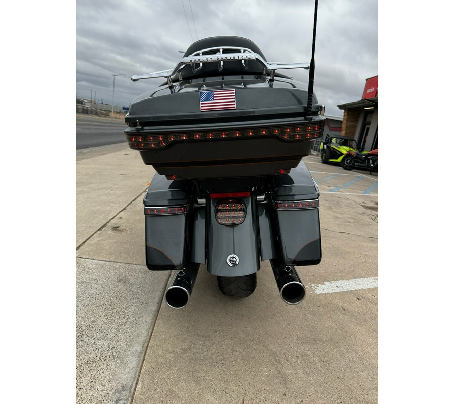 2016 Harley-Davidson CVO™ Road Glide™ Ultra