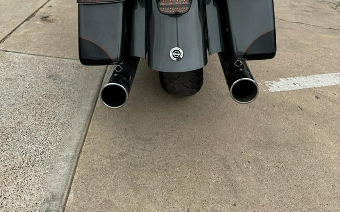 2016 Harley-Davidson CVO™ Road Glide™ Ultra