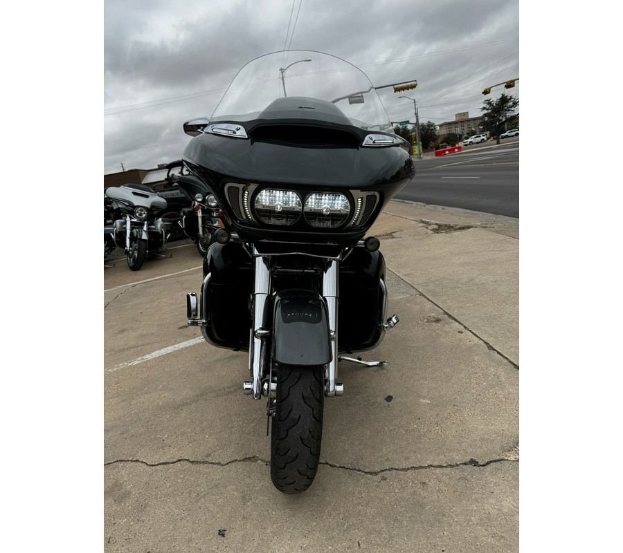 2016 Harley-Davidson CVO™ Road Glide™ Ultra