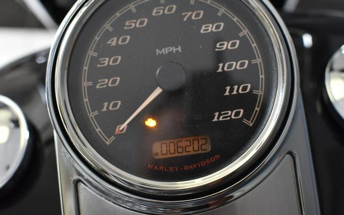 2022 Harley-Davidson Road King Vivid Black FLHR