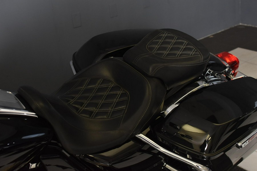 2022 Harley-Davidson Road King Vivid Black FLHR