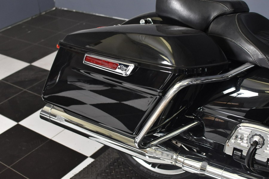 2022 Harley-Davidson Road King Vivid Black FLHR