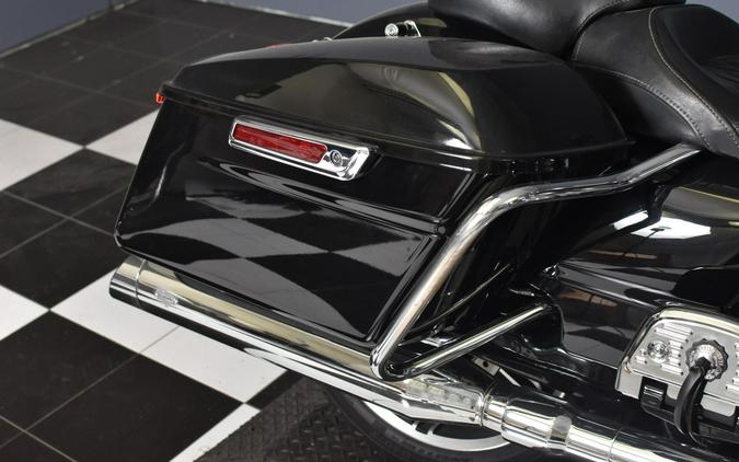 2022 Harley-Davidson Road King Vivid Black FLHR