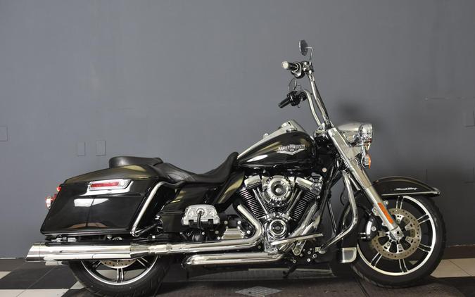 2022 Harley-Davidson Road King Vivid Black FLHR