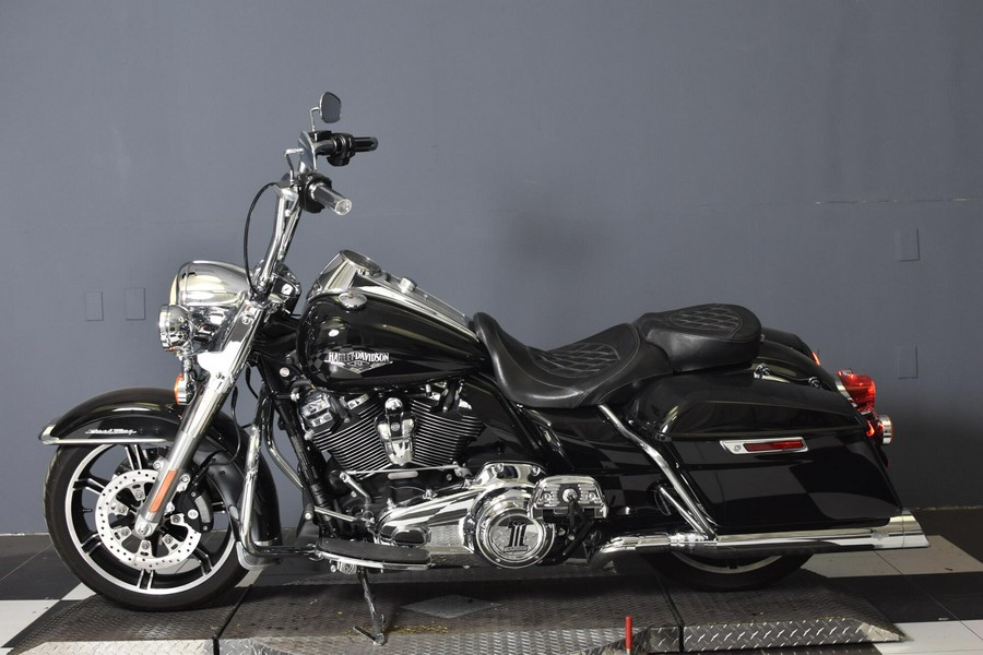 2022 Harley-Davidson Road King Vivid Black FLHR