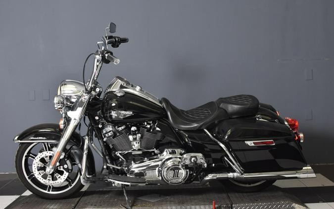 2022 Harley-Davidson Road King Vivid Black FLHR