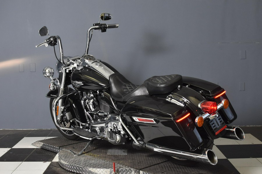 2022 Harley-Davidson Road King Vivid Black FLHR