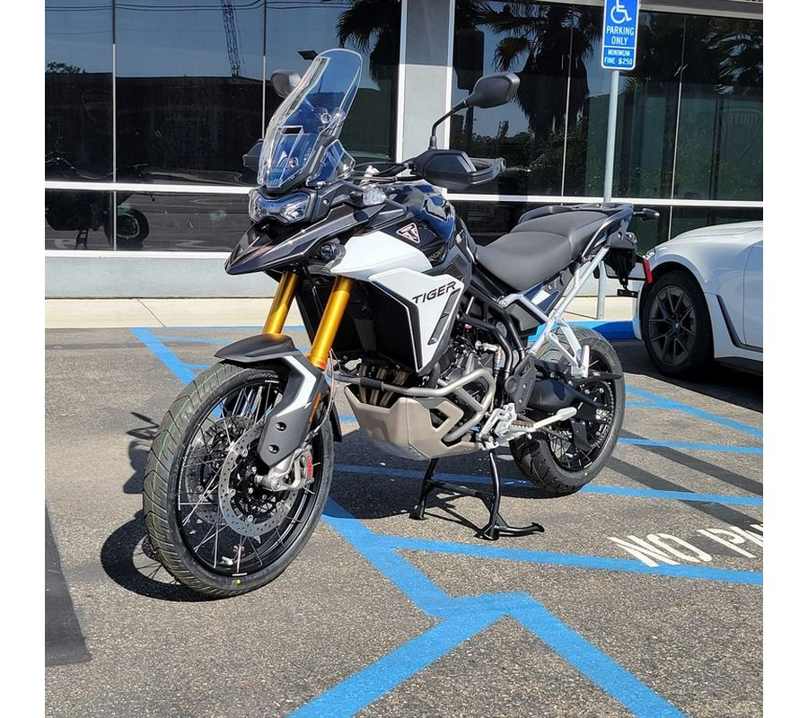 2025 Triumph Tiger 900 Rally Pro Carbon Black / Sapphire Black