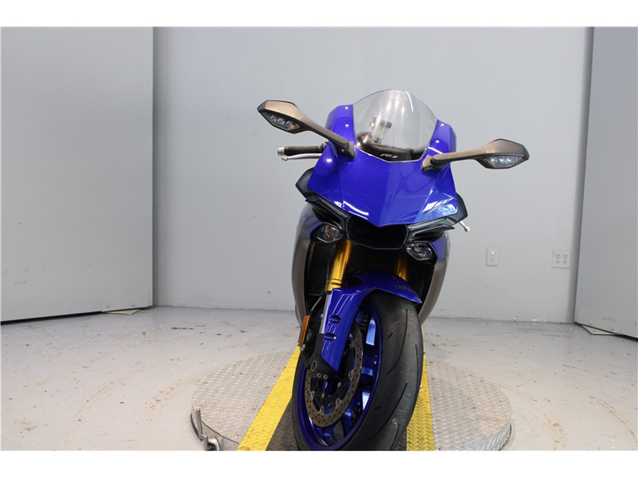 2019 YAMAHA YZFR1