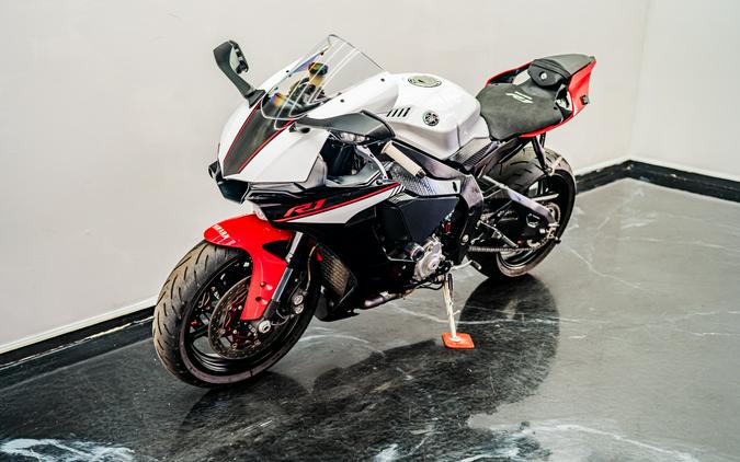 2016 Yamaha Motor Corp., USA YZF-R1S
