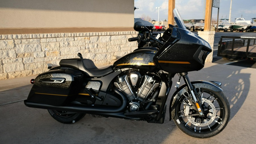 2026 INDIAN MOTORCYCLE CHALLENGER DARK HORSE WITH 112 AND AUDIO PACKAGE