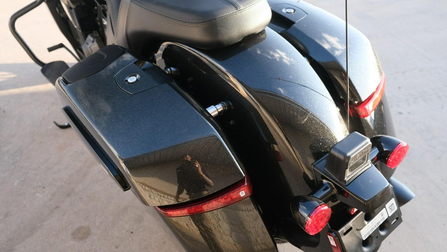 2026 INDIAN MOTORCYCLE CHALLENGER DARK HORSE WITH 112 AND AUDIO PACKAGE
