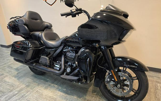 2020 Harley-Davidson® Road Glide® Limited – Black Option Vivid Black - Black Finish FLTRK