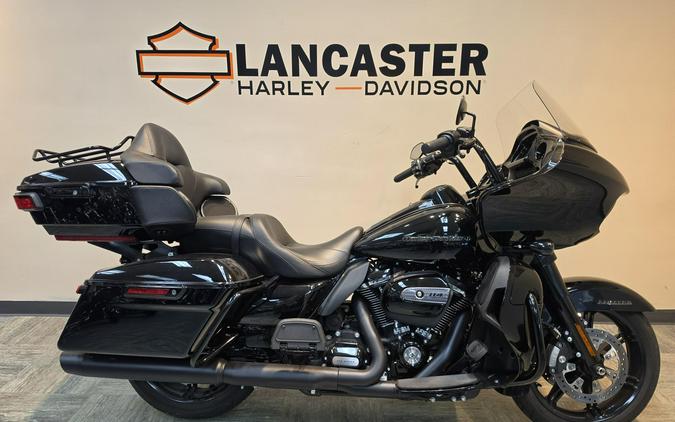 2020 Harley-Davidson® Road Glide® Limited – Black Option Vivid Black - Black Finish FLTRK