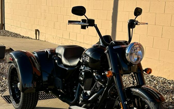2024 Harley-Davidson Freewheeler Vivid Black (Black Finish w/Cast Wheels)