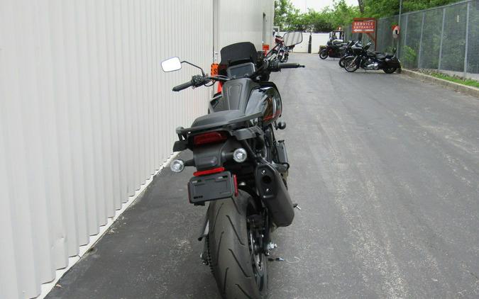 2025 Harley-Davidson® RA1250ST - Pan America® 1250 ST