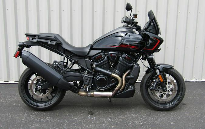 2025 Harley-Davidson® RA1250ST - Pan America® 1250 ST