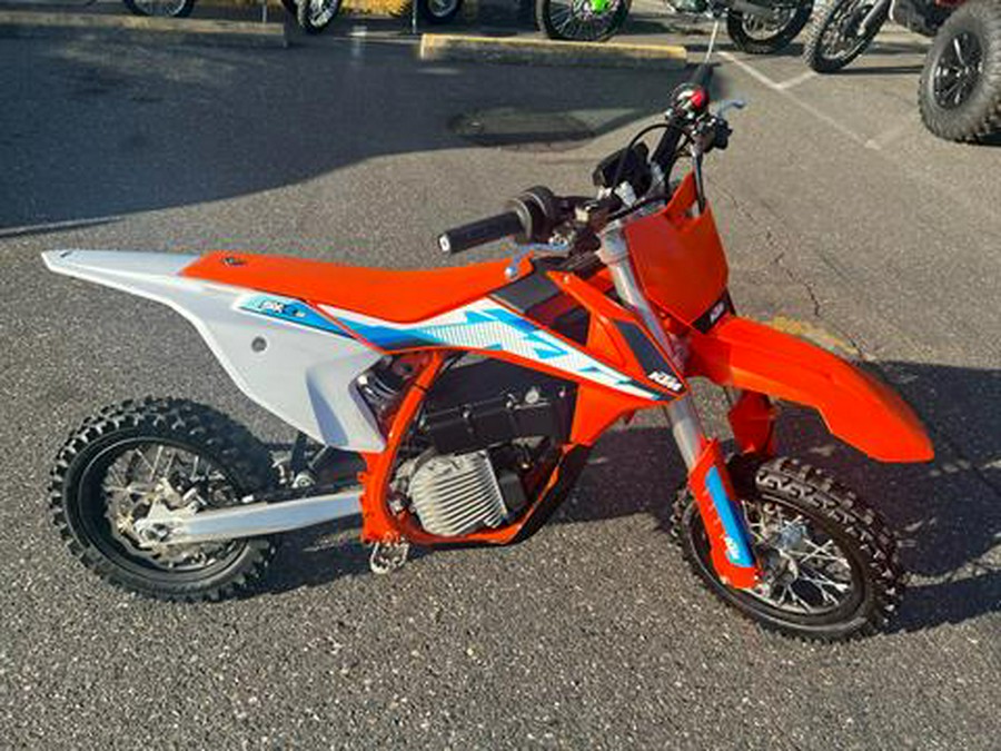 2024 KTM SX-E 3