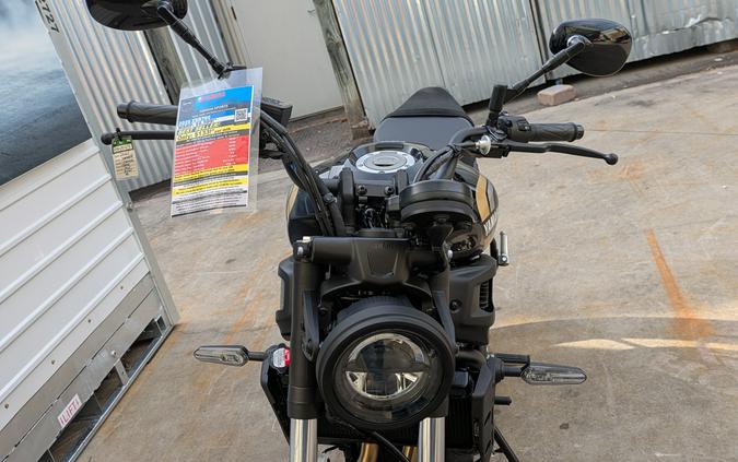 2025 Yamaha XSR700