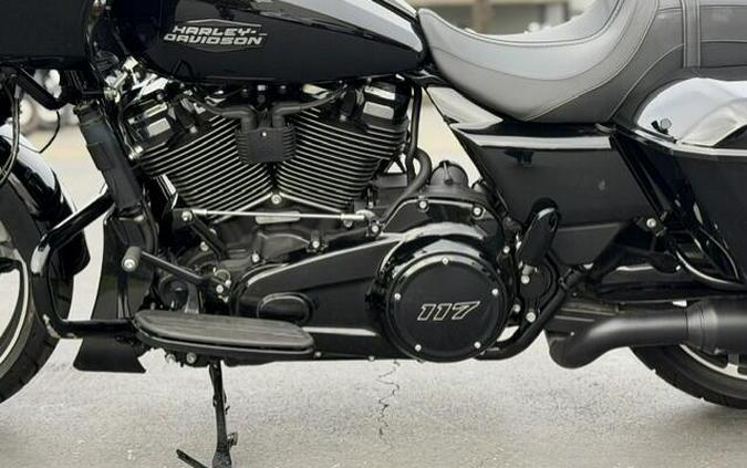 2025 Harley-Davidson Road Glide Vivid Black - Black Finish
