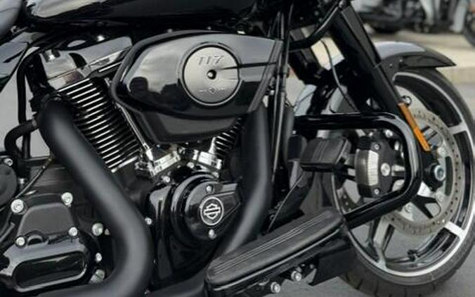 2025 Harley-Davidson Road Glide Vivid Black - Black Finish