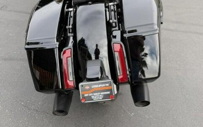 2025 Harley-Davidson Road Glide Vivid Black - Black Finish