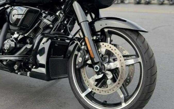2025 Harley-Davidson Road Glide Vivid Black - Black Finish