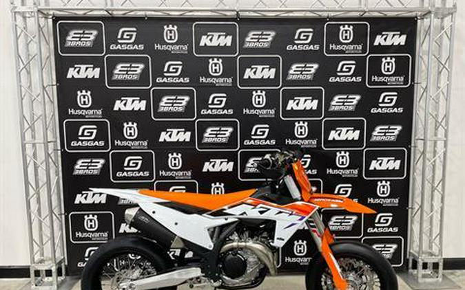 2023 KTM 450 SMR First Look [8 Fast Facts, 30 Photos, Specs]