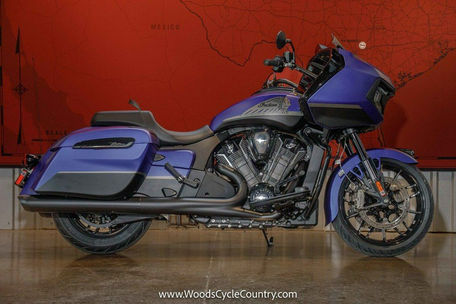 2024 Indian Motorcycle® Challenger® Dark Horse® w/PowerBand Audio Pkg Spirit Blue Smoke