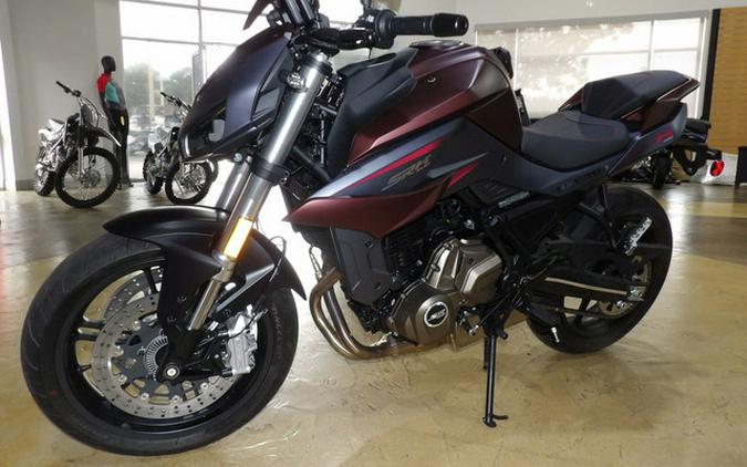 2023 QJMOTOR SRK700 (QJ700-8A)