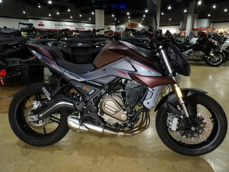 2023 QJMOTOR SRK700 (QJ700-8A)