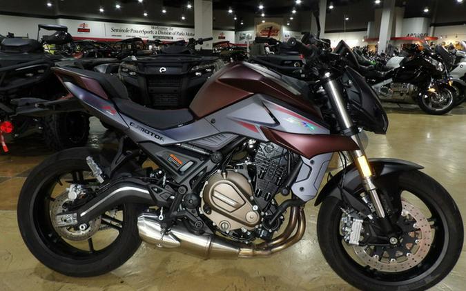 2023 QJMOTOR SRK700 (QJ700-8A)