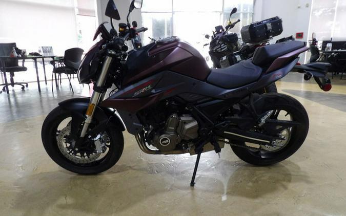 2023 QJMOTOR SRK700 (QJ700-8A)