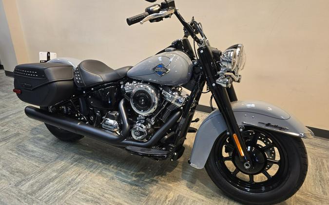 2026 Harley-Davidson® Heritage Classic Dark Billiard Gray Black Cast Wheels FLHC