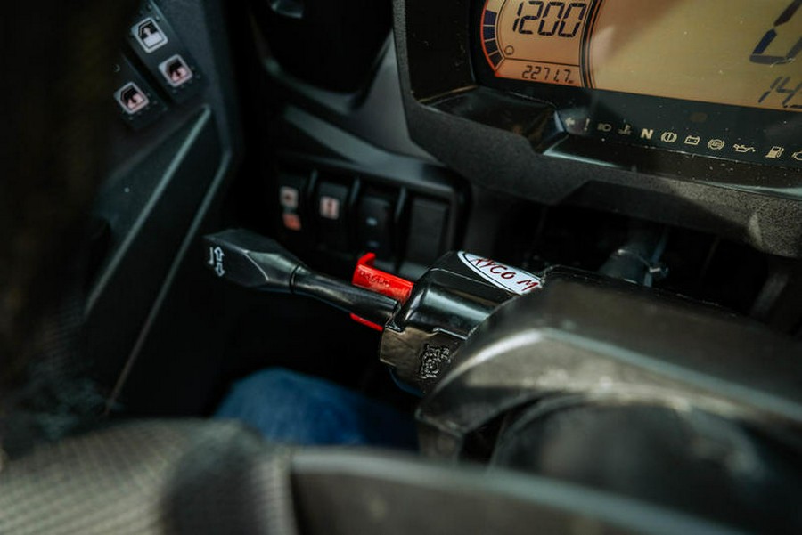 2025 Can-Am® Defender MAX Limited HD10