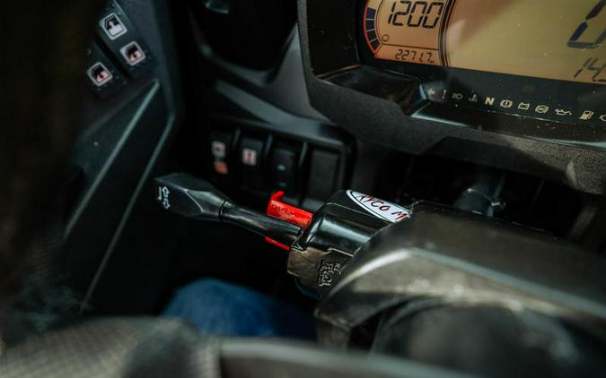 2025 Can-Am® Defender MAX Limited HD10