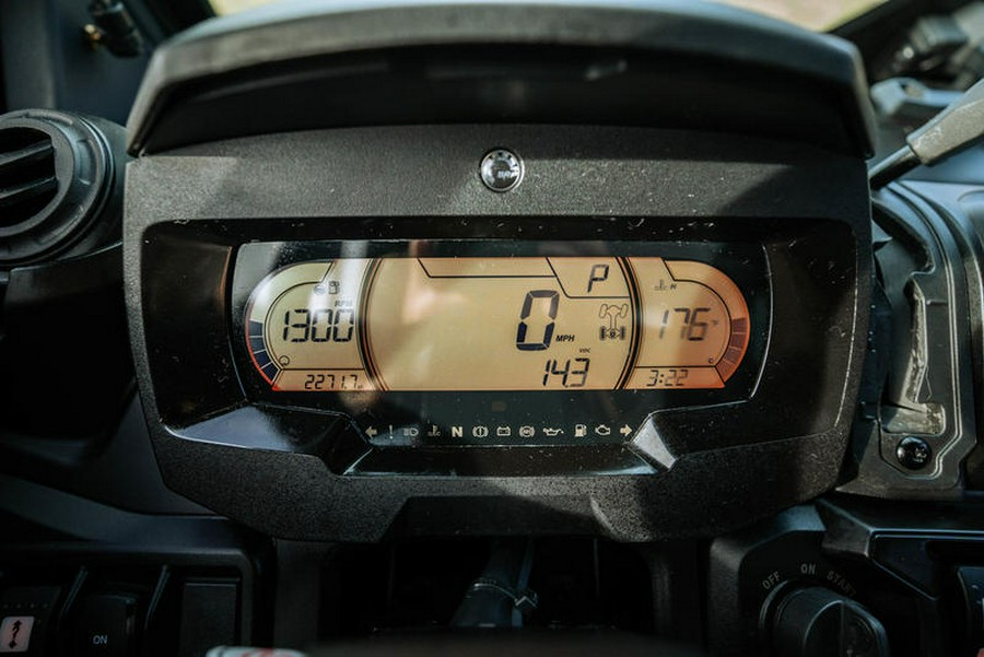 2025 Can-Am® Defender MAX Limited HD10