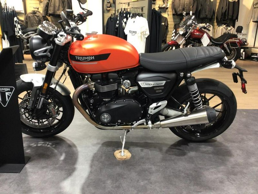 2023 Triumph Speed Twin 1200 Matte Baja Orange