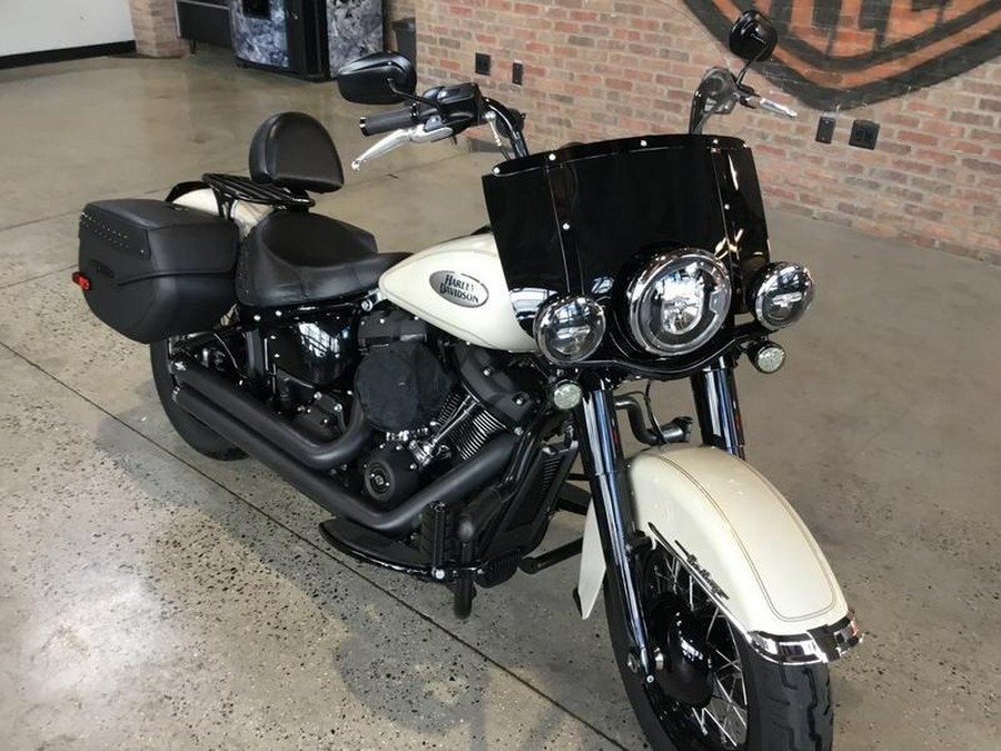 2022 Harley-Davidson® FLHCS - Heritage Classic 114