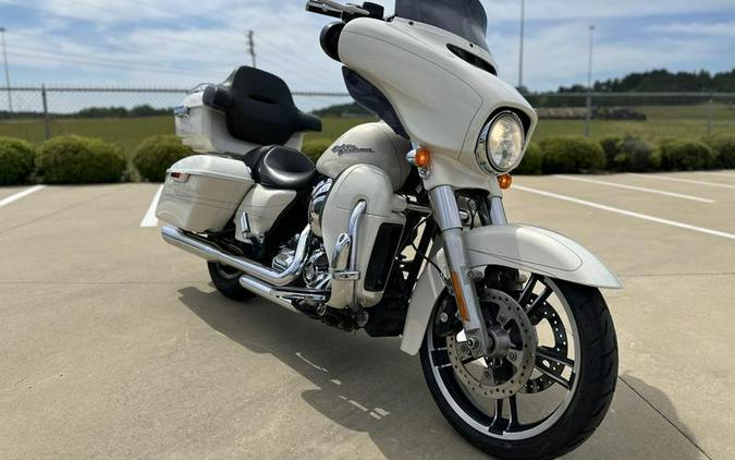 2014 Harley-Davidson® FLHXS - Street Glide® Special