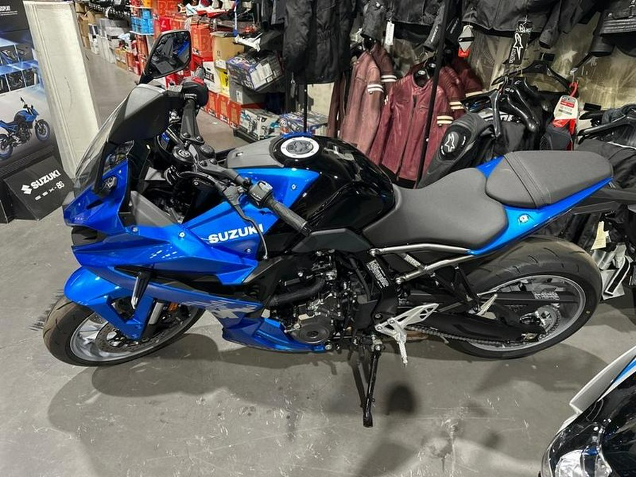2025 Suzuki GSX800