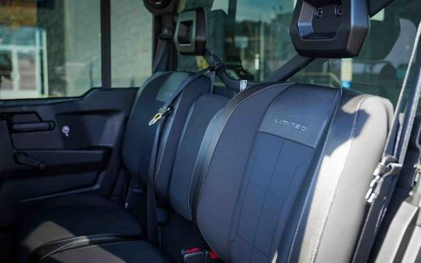 2026 Can-Am® Defender MAX Limited HD11