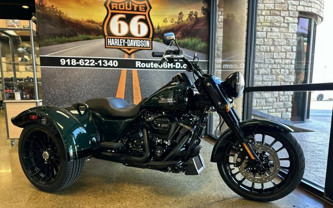 2024 Harley-Davidson Freewheeler Alpine Green/Black W/Pinstripe