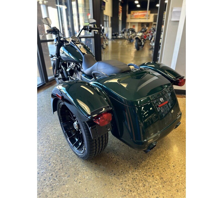 2024 Harley-Davidson Freewheeler Alpine Green/Black W/Pinstripe