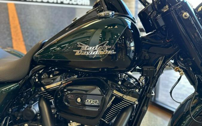 2024 Harley-Davidson Freewheeler Alpine Green/Black W/Pinstripe