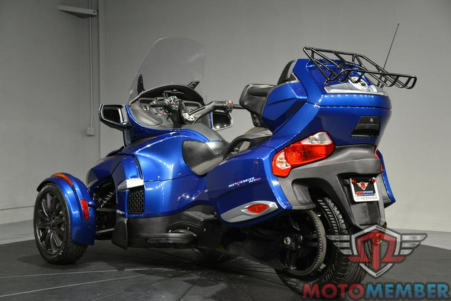 2016 Can-Am® Spyder® RT 6-Speed Semi-Automatic (SE6)