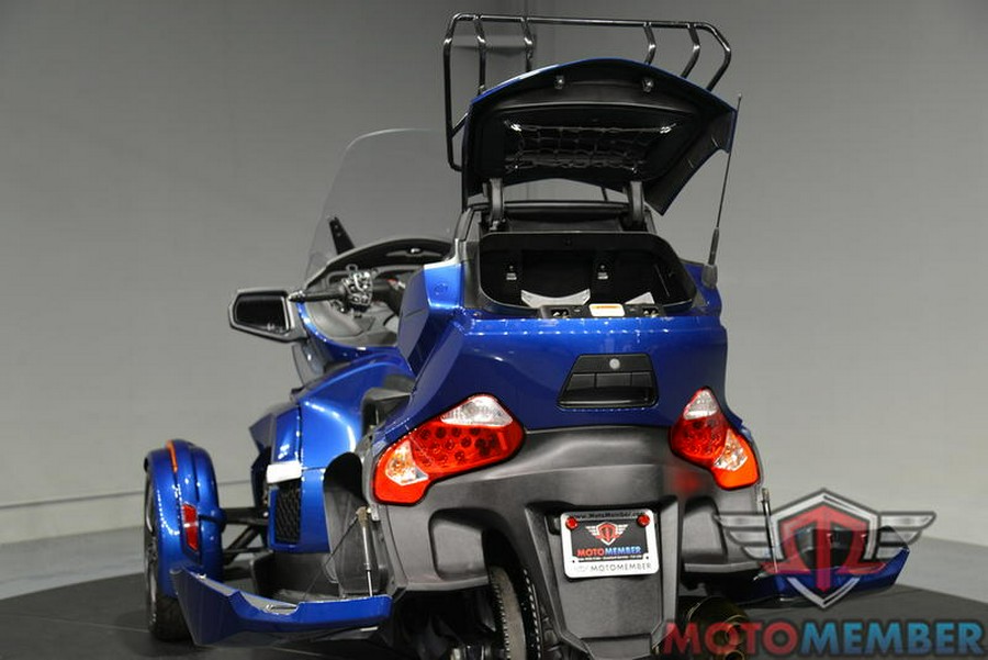 2016 Can-Am® Spyder® RT 6-Speed Semi-Automatic (SE6)